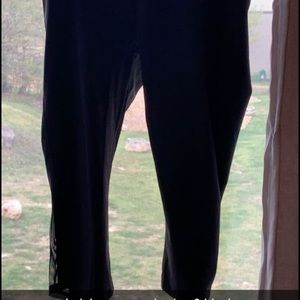 Black Lululemon capris